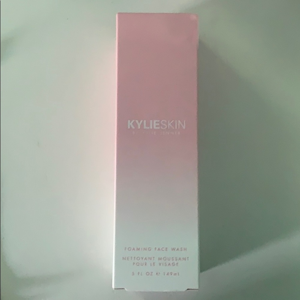 Kylieskin Foaming Face Wash